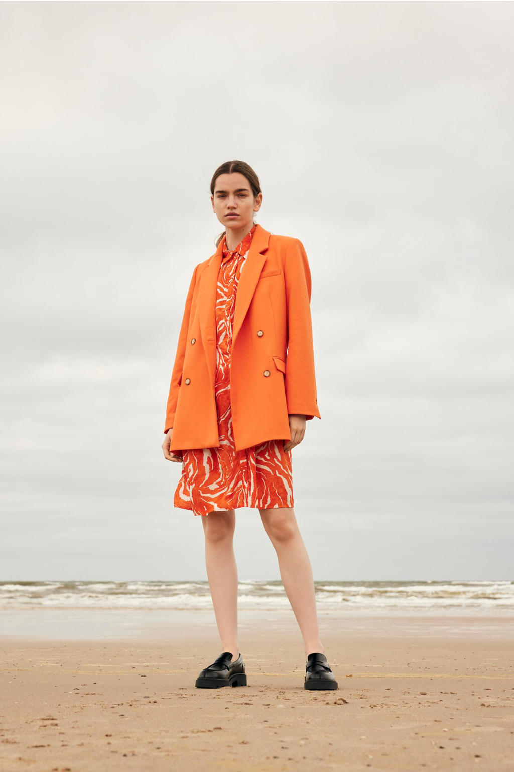 Oranje dames SELECTED FEMME blousejurk met ceintuur van ecovero met all over print, driekwart mouwen en klassieke kraag
