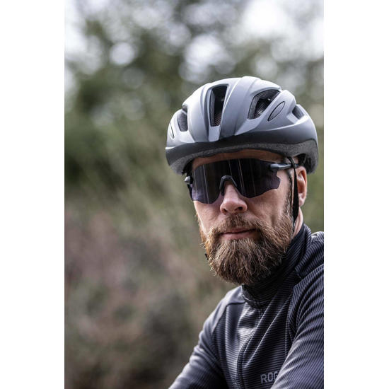 5. Veiligheid eerst: koop een fietshelm