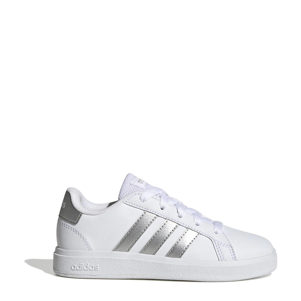 Wit en zilverkleurige jongens en meisjes adidas Sportswear Grand Court 2.0 sneakers van imitatieleer/textiel met veters