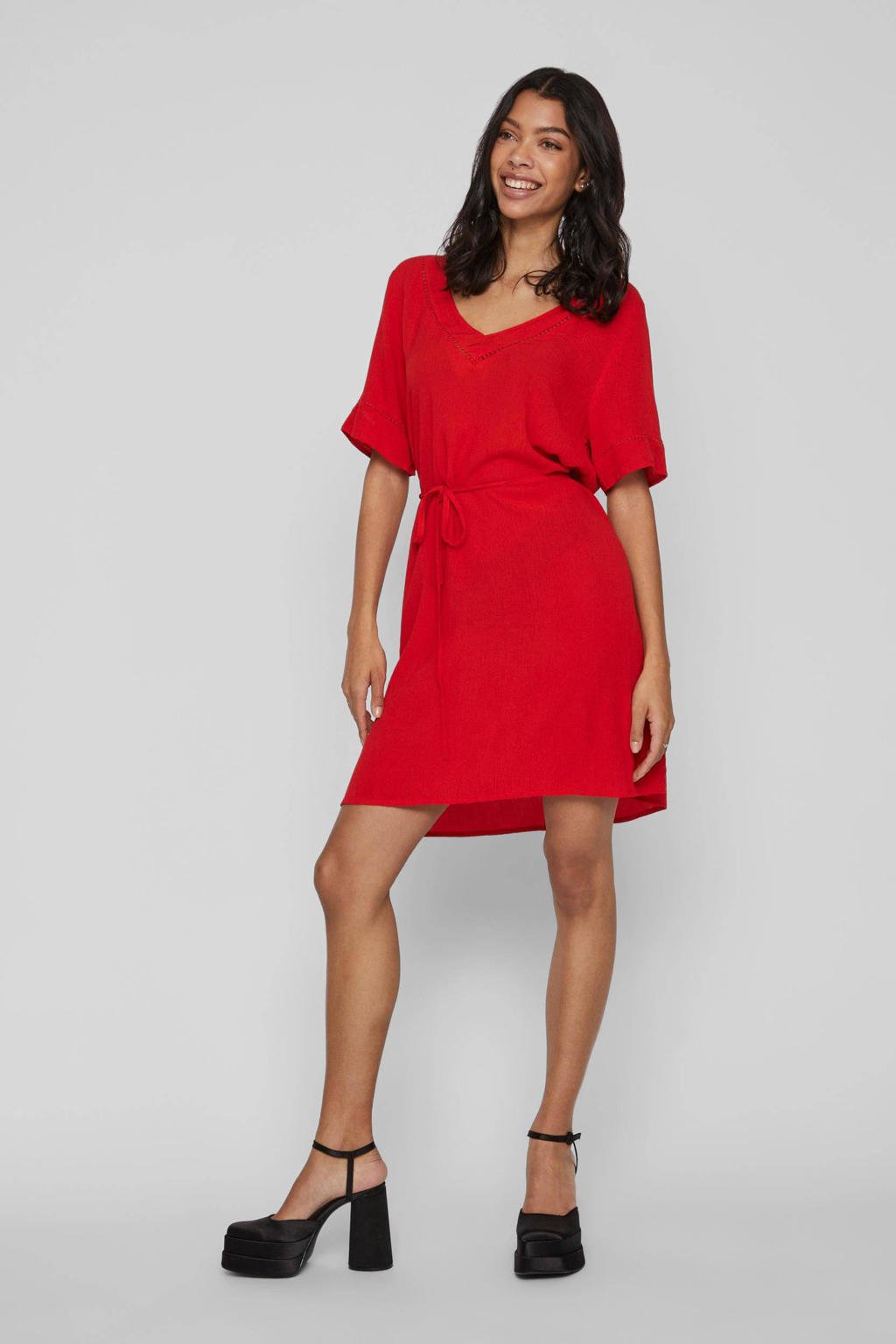 Rode dames VILA jurk van viscose met korte mouwen, V-hals en borduursels