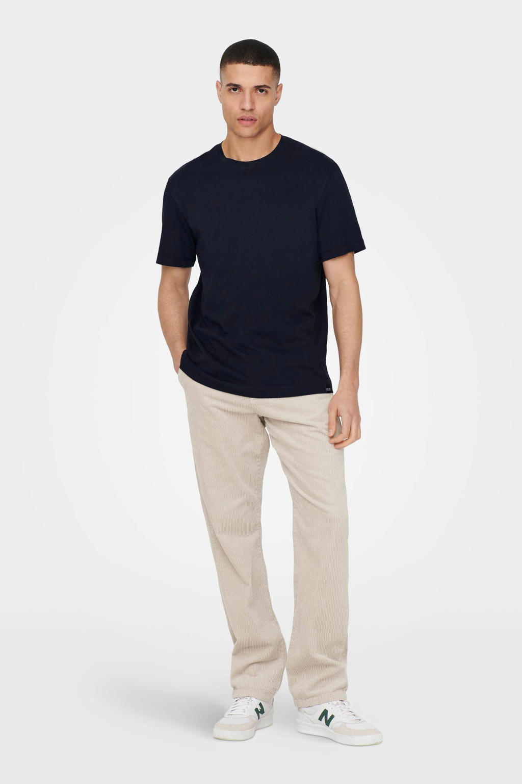 Donkerblauwe heren ONLY & SONS regular fit T-shirt van katoen met effen, korte mouwen en ronde hals