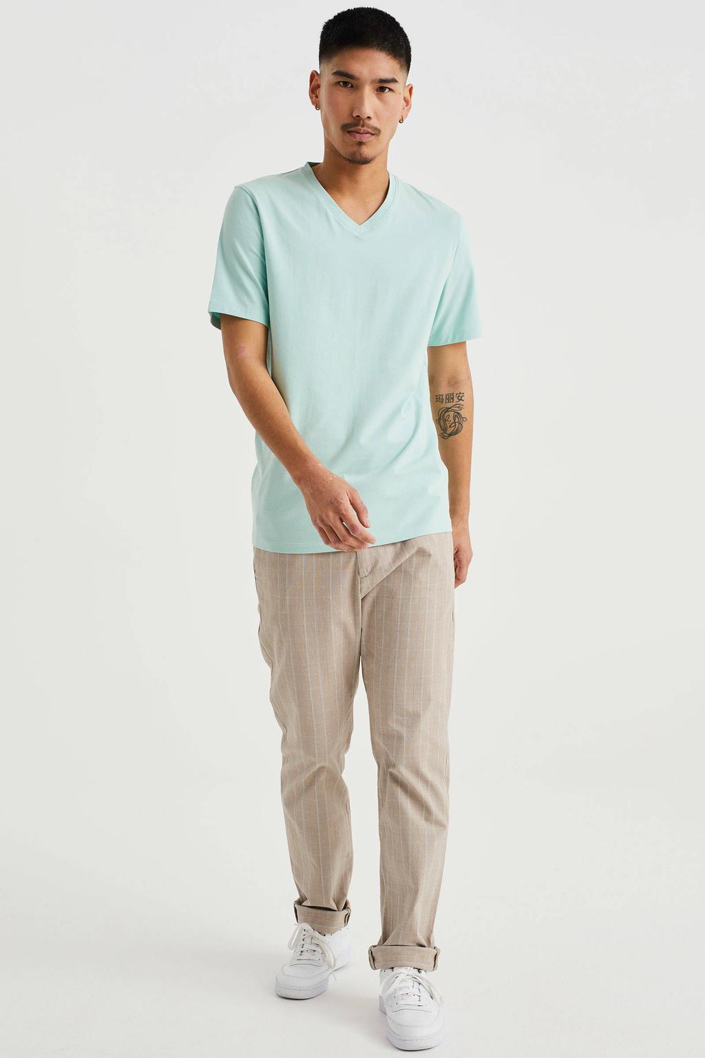Lichtblauwe heren WE Fashion T-shirt van stretchkatoen met korte mouwen en V-hals