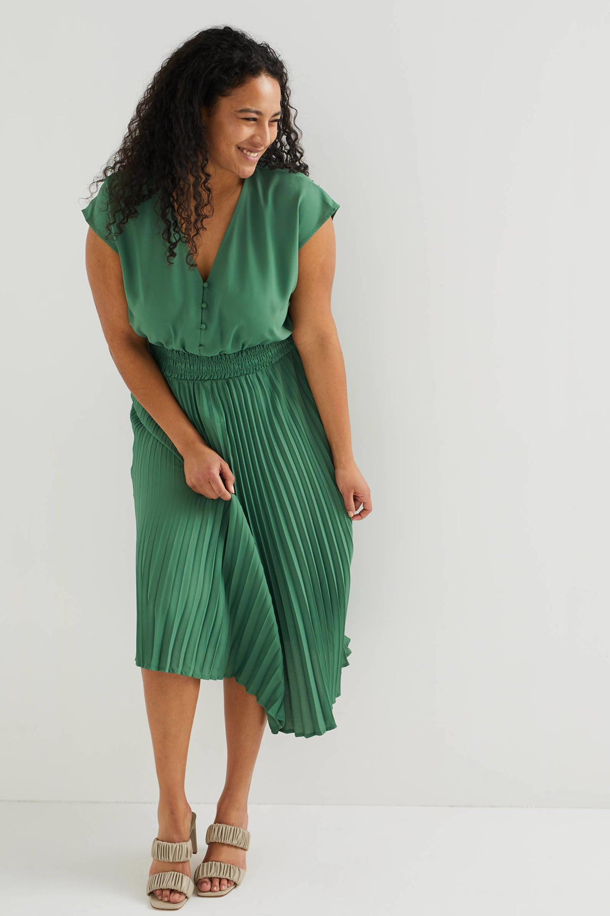 huiswerk maken idee stoeprand WE Fashion Curve jurk van gerecycled polyester groen | wehkamp