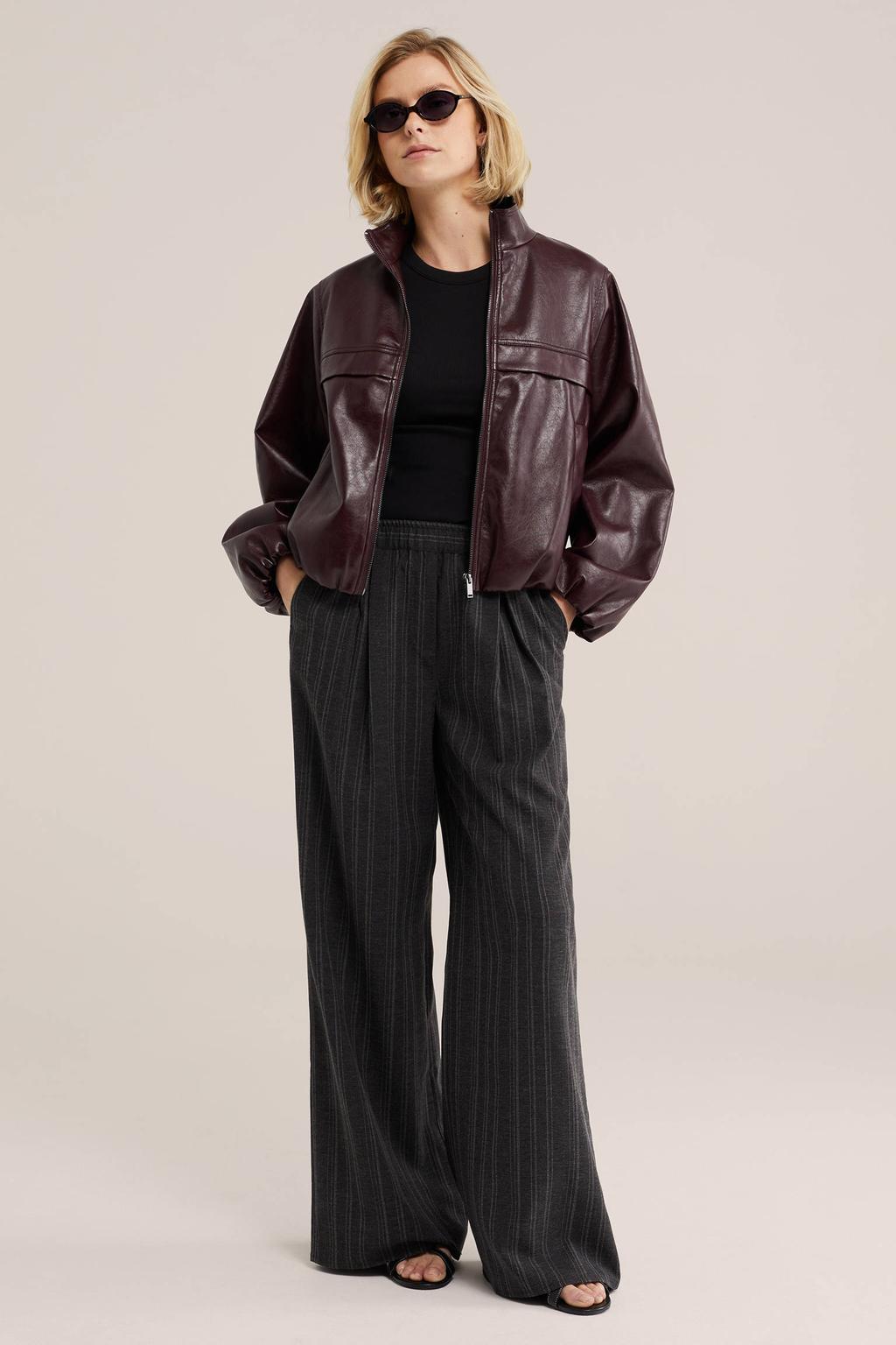 WE Fashion ribgebreide haltertop - zwart