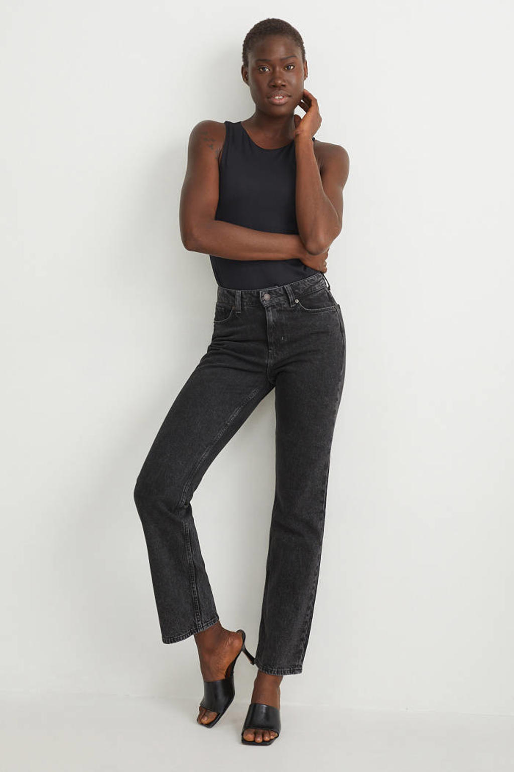 Black denim dames C&A high waist straight fit jeans black van stretchdenim met rits- en knoopsluiting