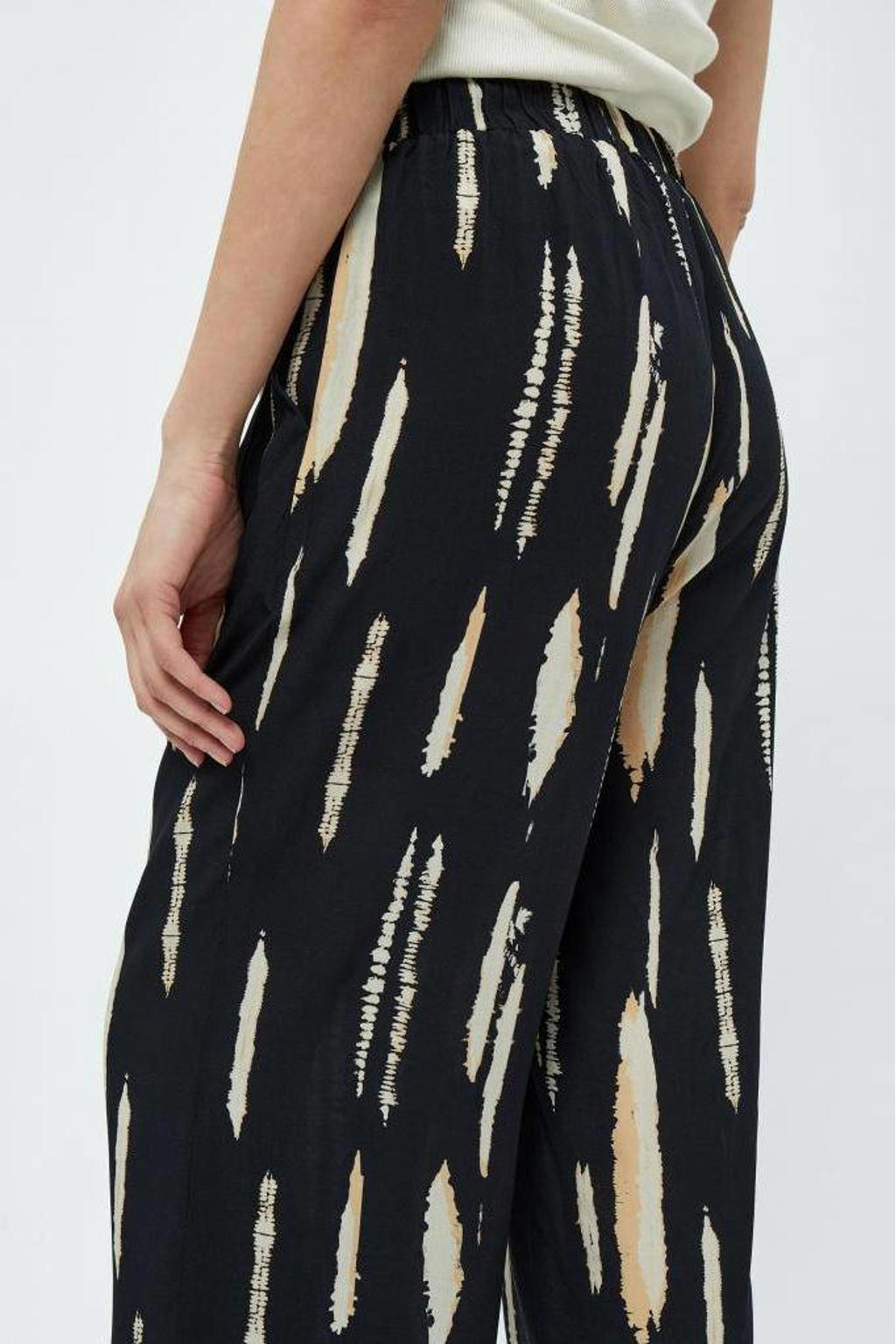 Peppercorn high waist loose fit broek Nalia met all over print zwart