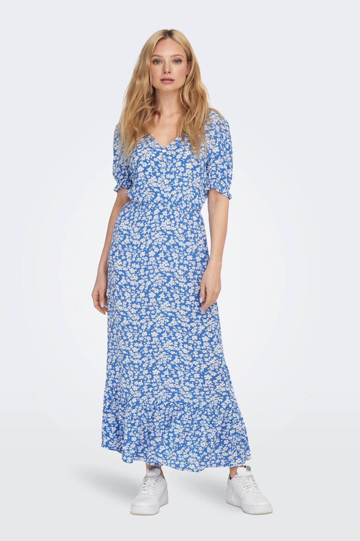 ONLY gebloemde maxi jurk ONLCHIANTI blauw/wit wehkamp