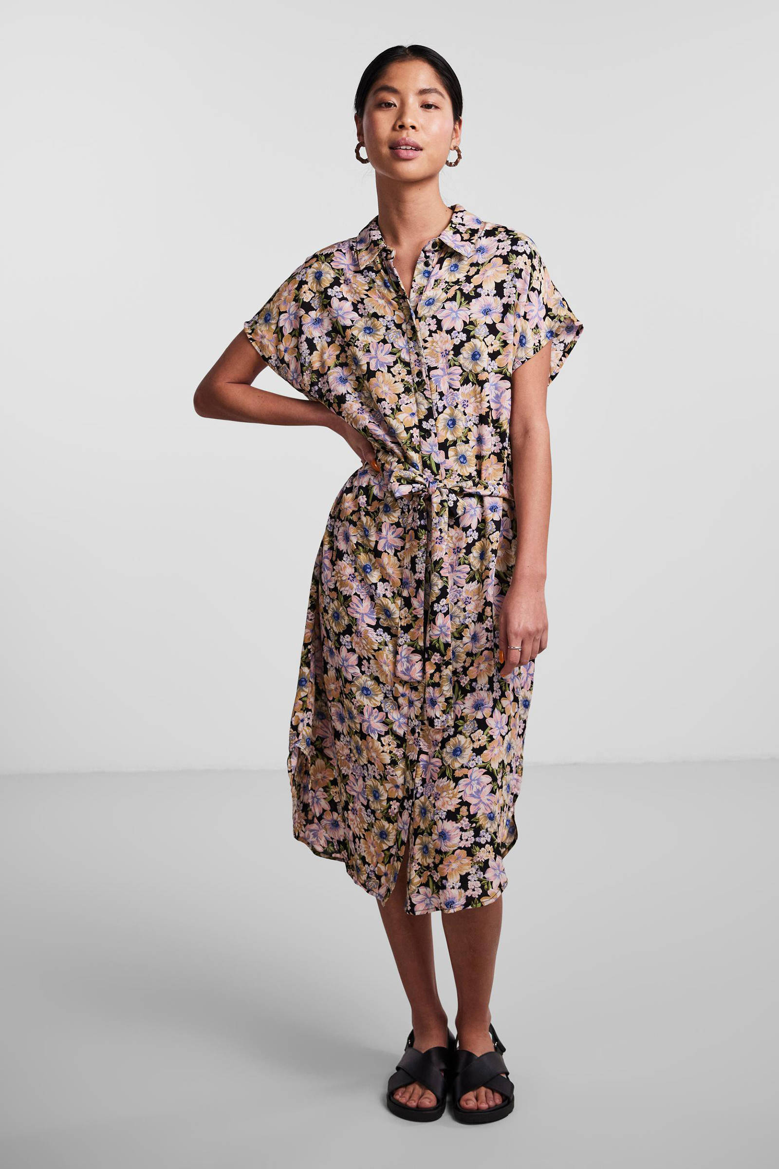 blousejurk PCNYA met bloemen print en ceintuur zwart geel lilac