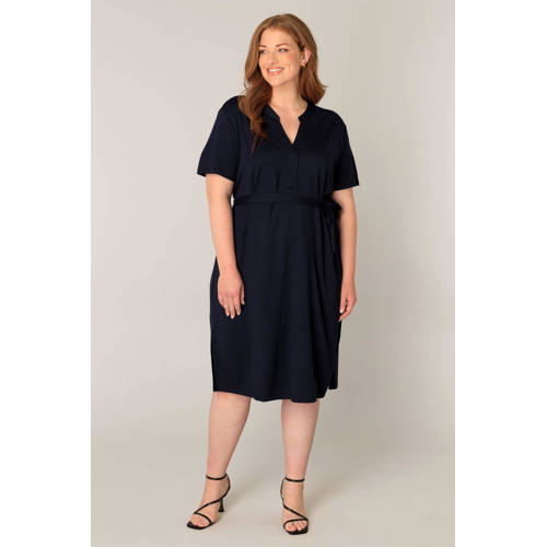 Base Level Curvy A-lijn jurk Yenna met ceintuur donkerblauw afbeelding