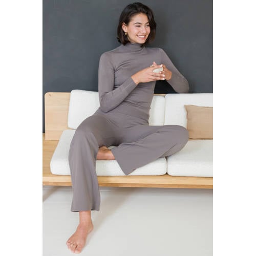 Base Level fijngebreide coltrui Yuen taupe afbeelding