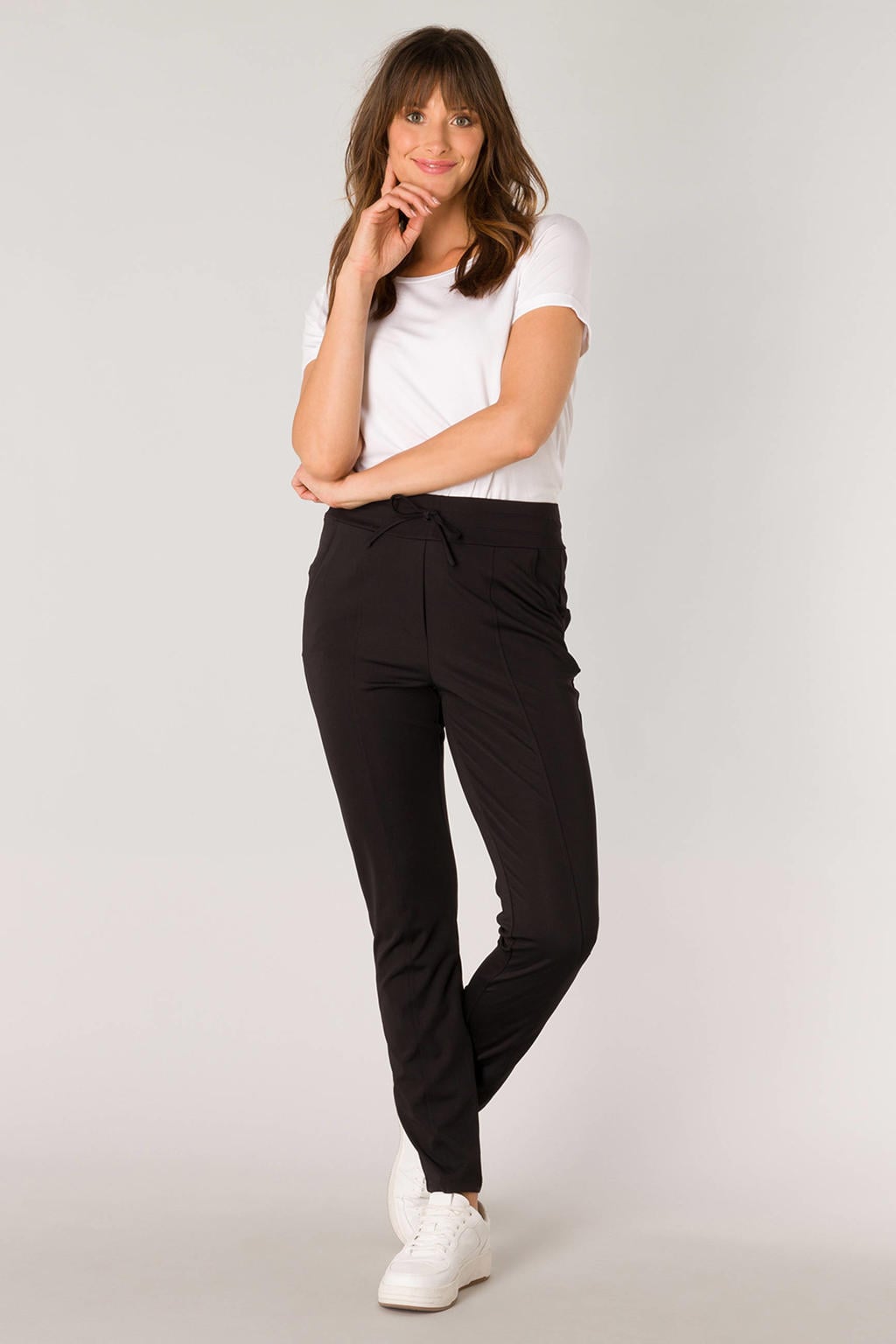 Zwarte dames ES&SY slim fit broek van travelstof met regular waist, elastische tailleband met koord en effen