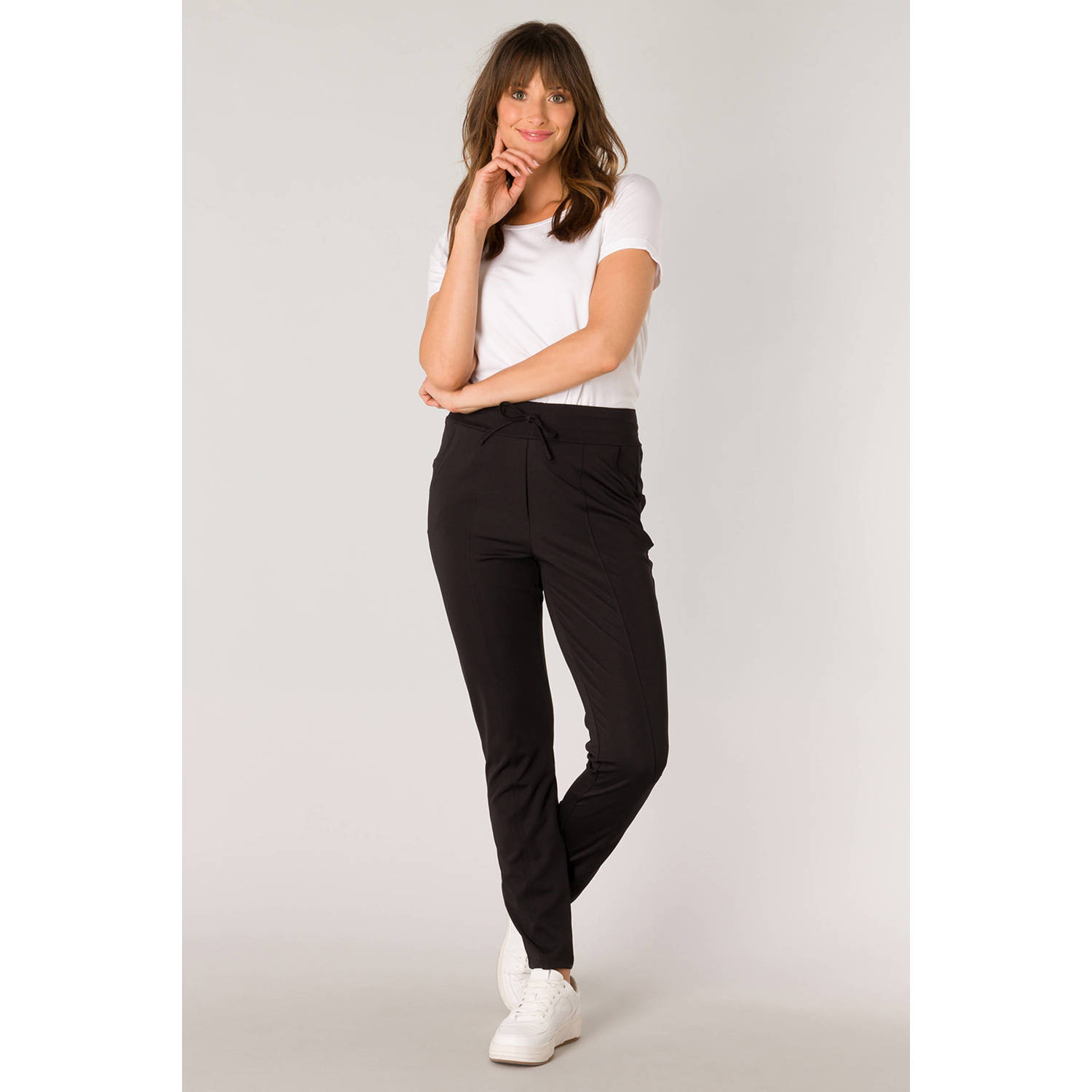 ES&SY slim fit broek van travelstof zwart