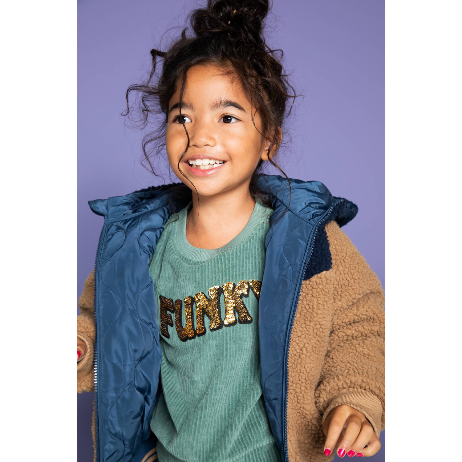 Orange Stars sweater Nila met tekstopdruk groen