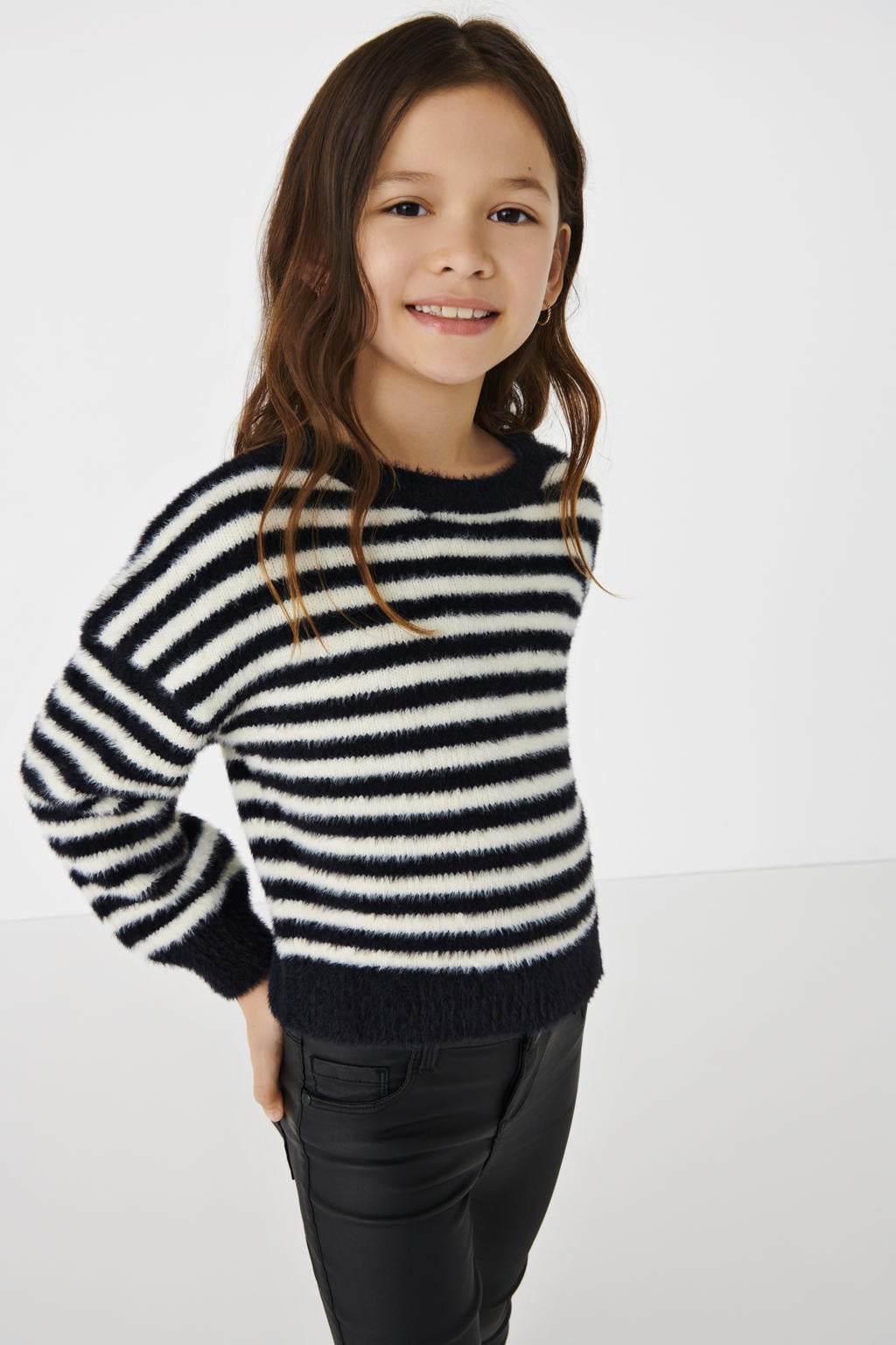 Zwart en witte meisjes KIDS ONLY GIRL gestreepte trui van nylon met lange mouwen, ronde hals en gebreide details