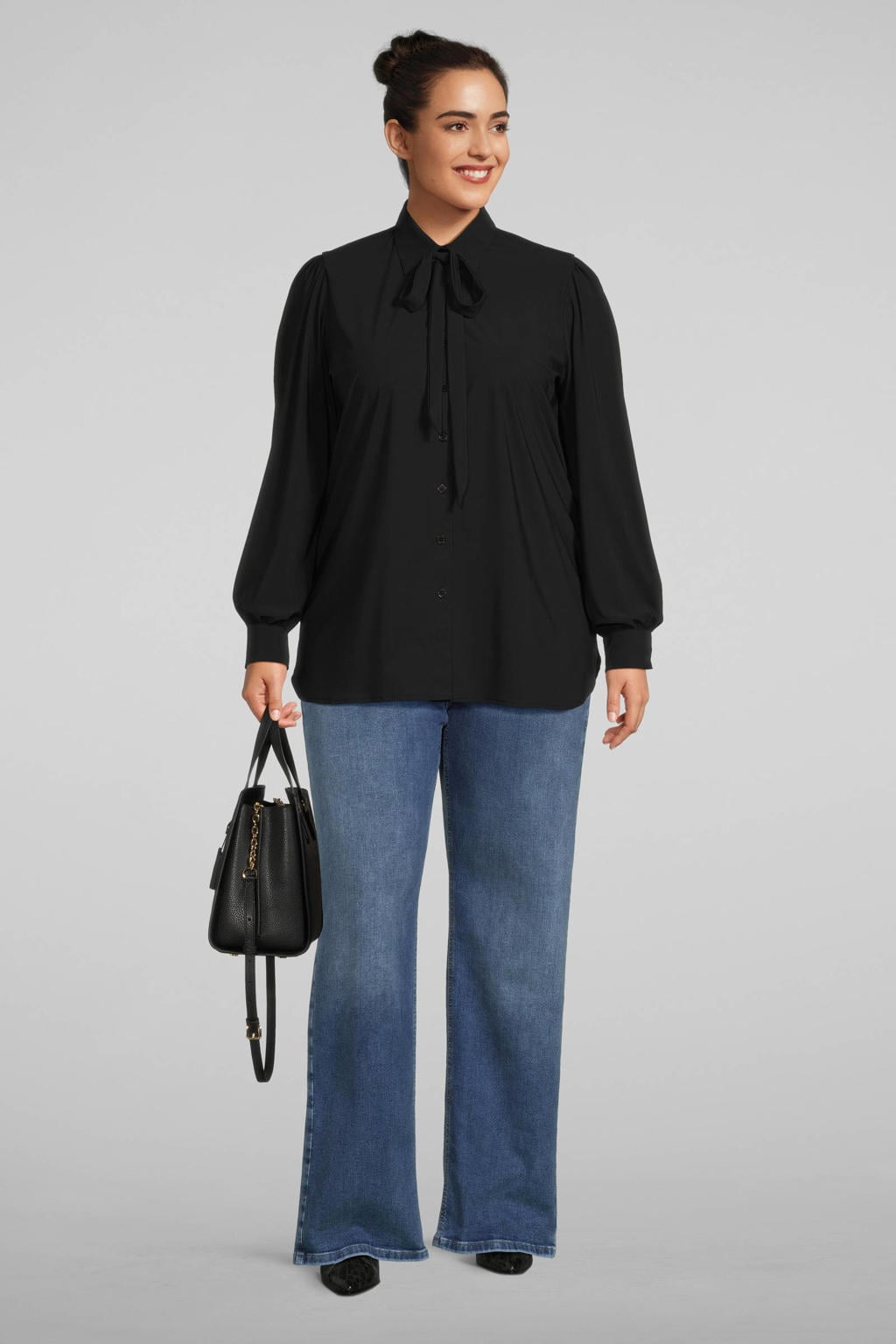 Plus Basics blouse van travelstof zwart