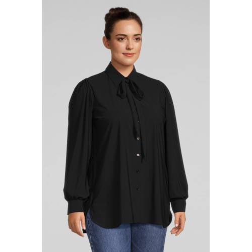 Plus Basics blouse van travelstof zwart afbeelding