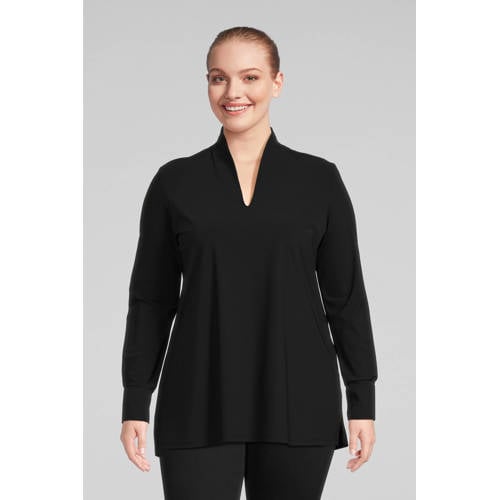 Plus Basics top van travelstof zwart afbeelding