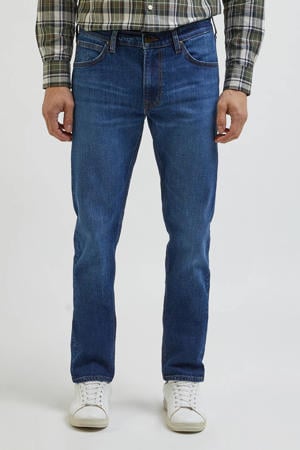 straight fit jeans Daren on the road