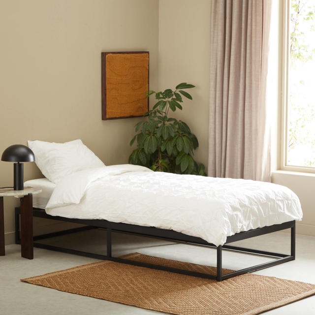 Bed zwart metaal 90 x 200 cm, 325009 Bed zwart metaal 90 x 200 cm, 325009