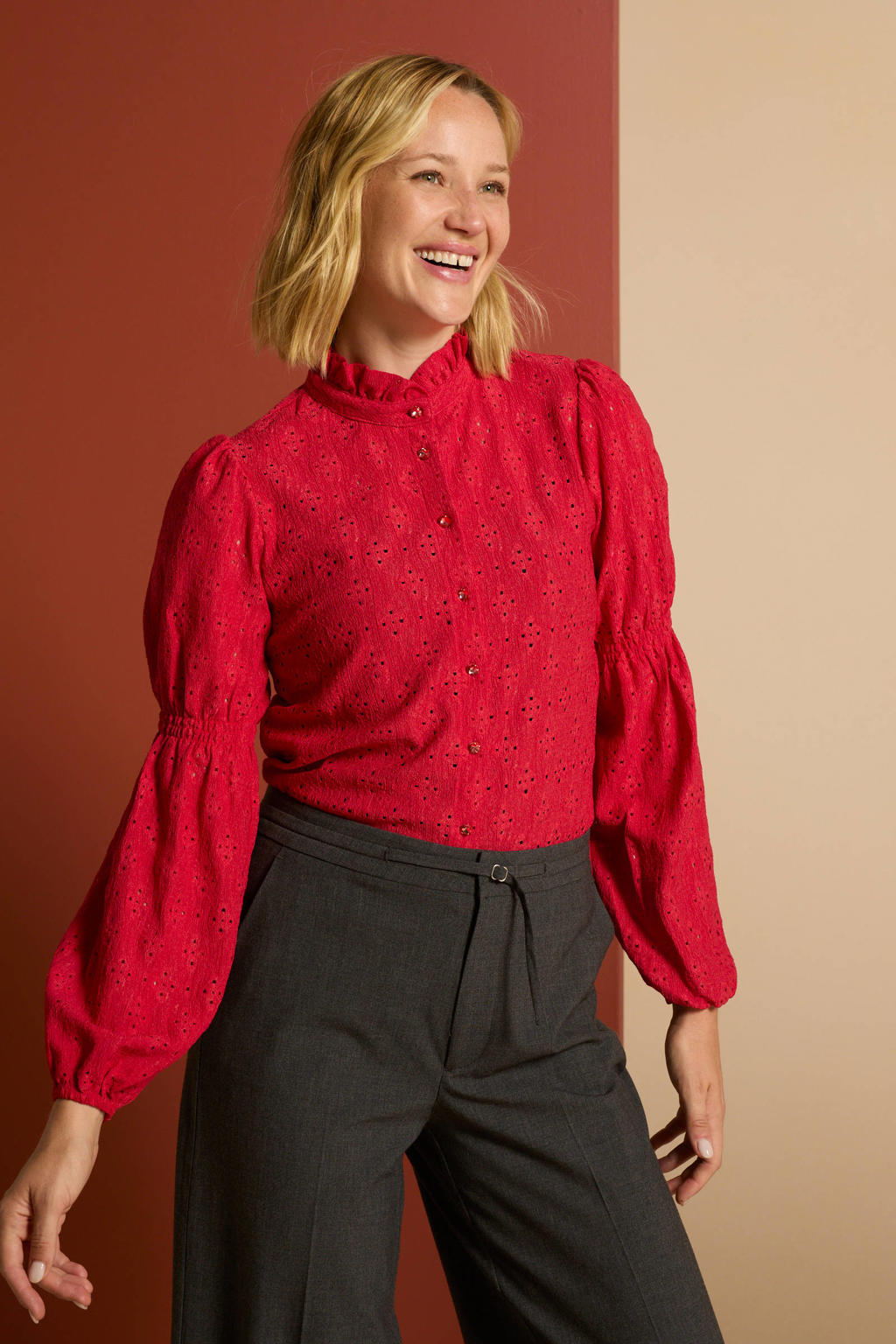 FREEQUENT blouse FQMILAN met ruches koraalrood