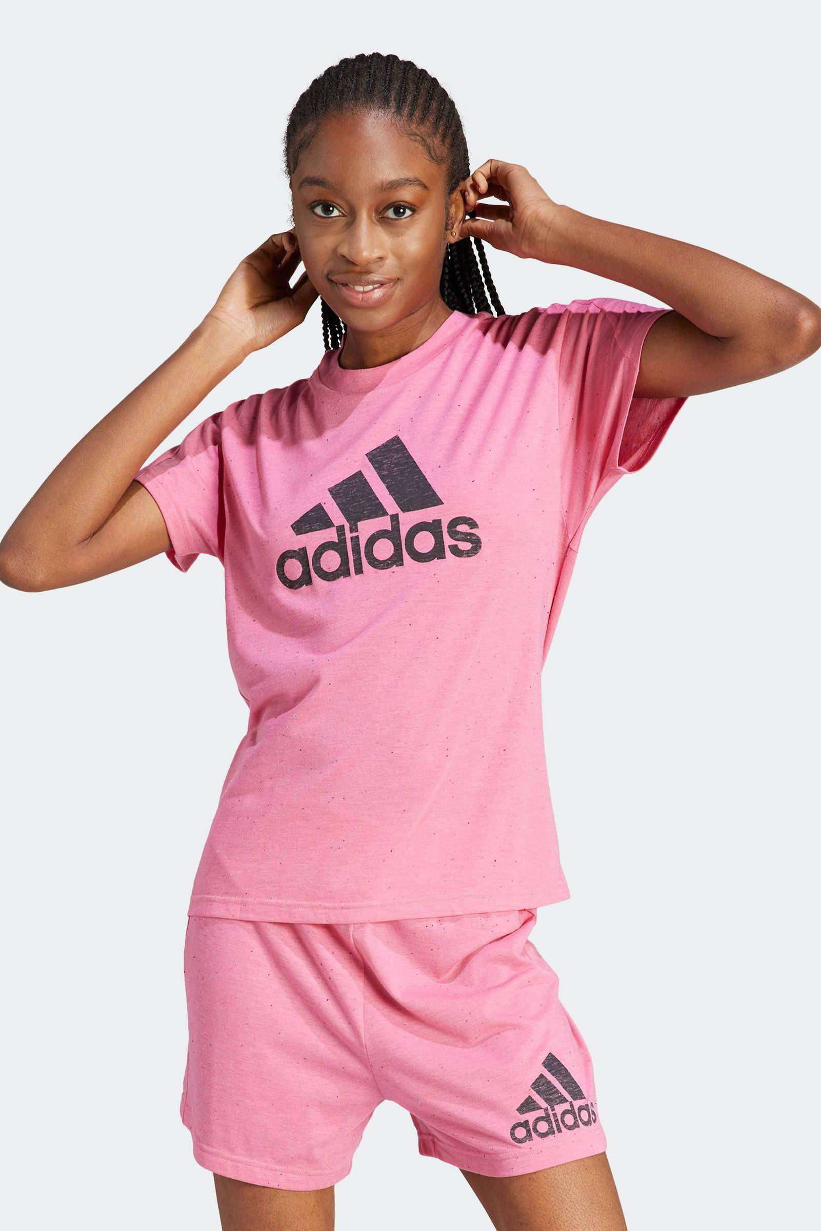 Roze best sale adidas shirt