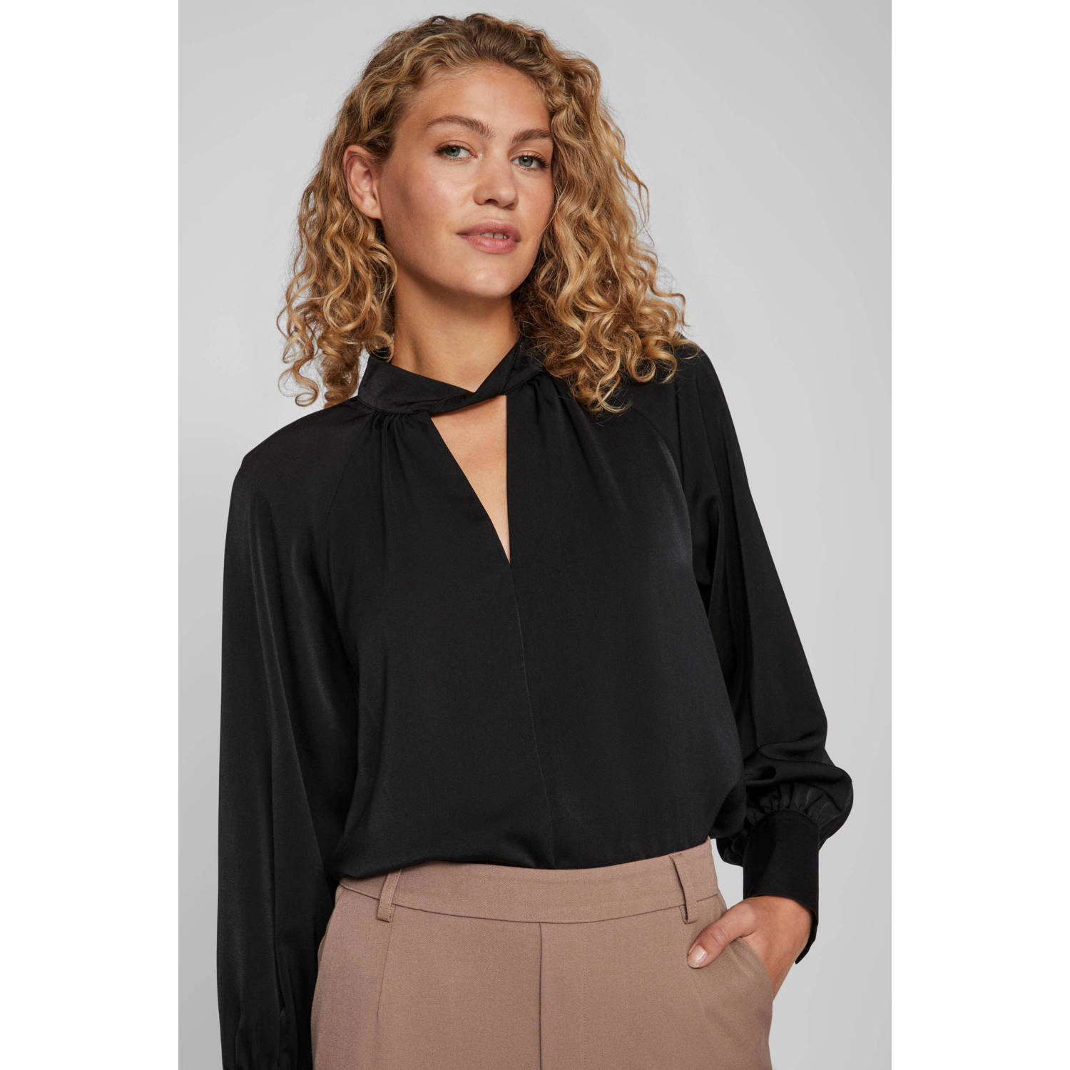VILA top VIELMA met open detail zwart