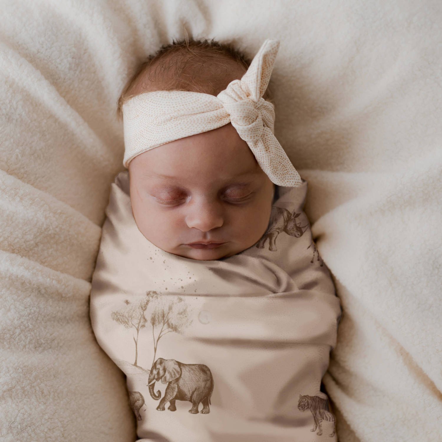 Yumi Baby inbakerdoek 100x100 cm Vintage Jungle Taupe Ecru All over print