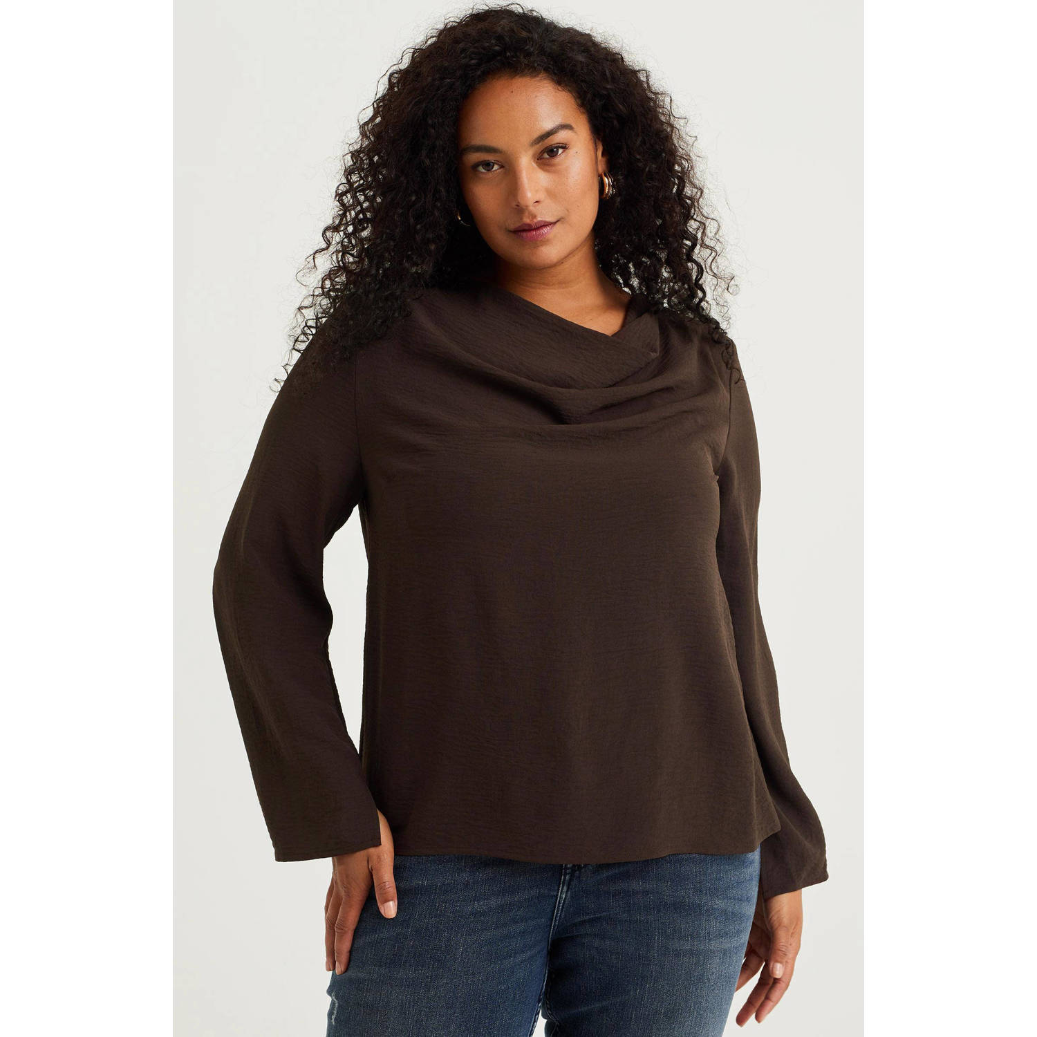 WE Fashion Curve blousetop van gerecycled polyester bruin