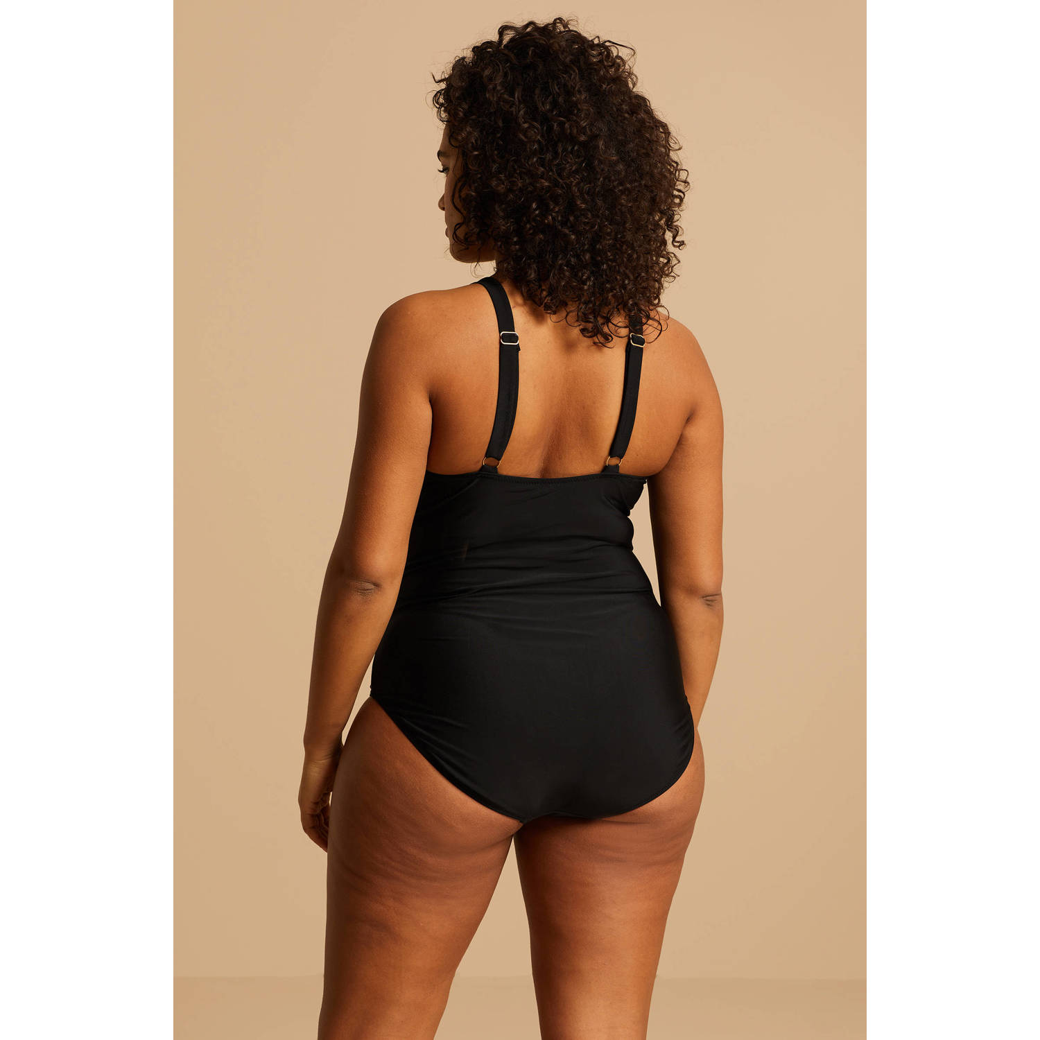 BEACHWAVE Curve corrigerend badpak zwart