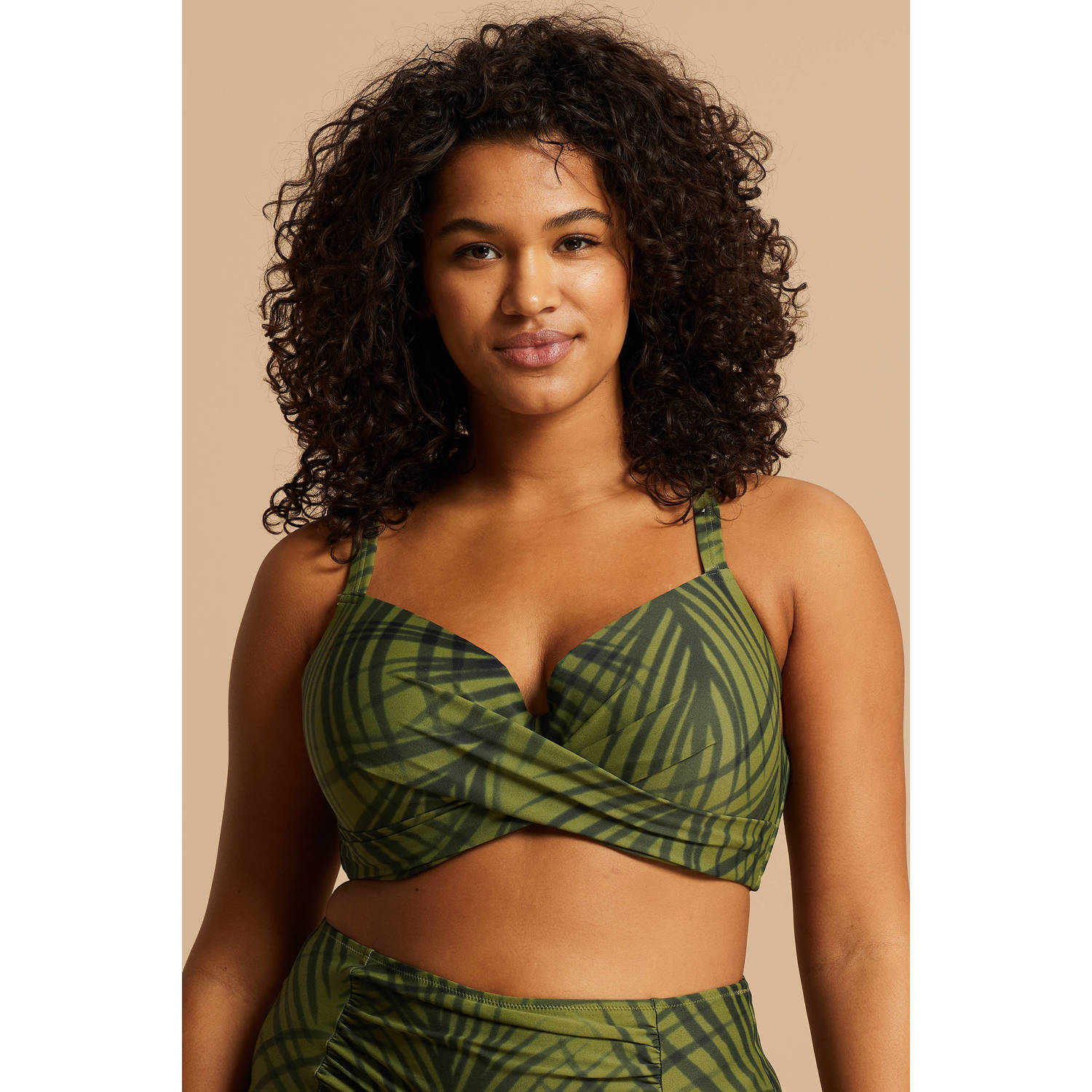 BEACHWAVE Curve voorgevormde beugel bikinitop groen zwart