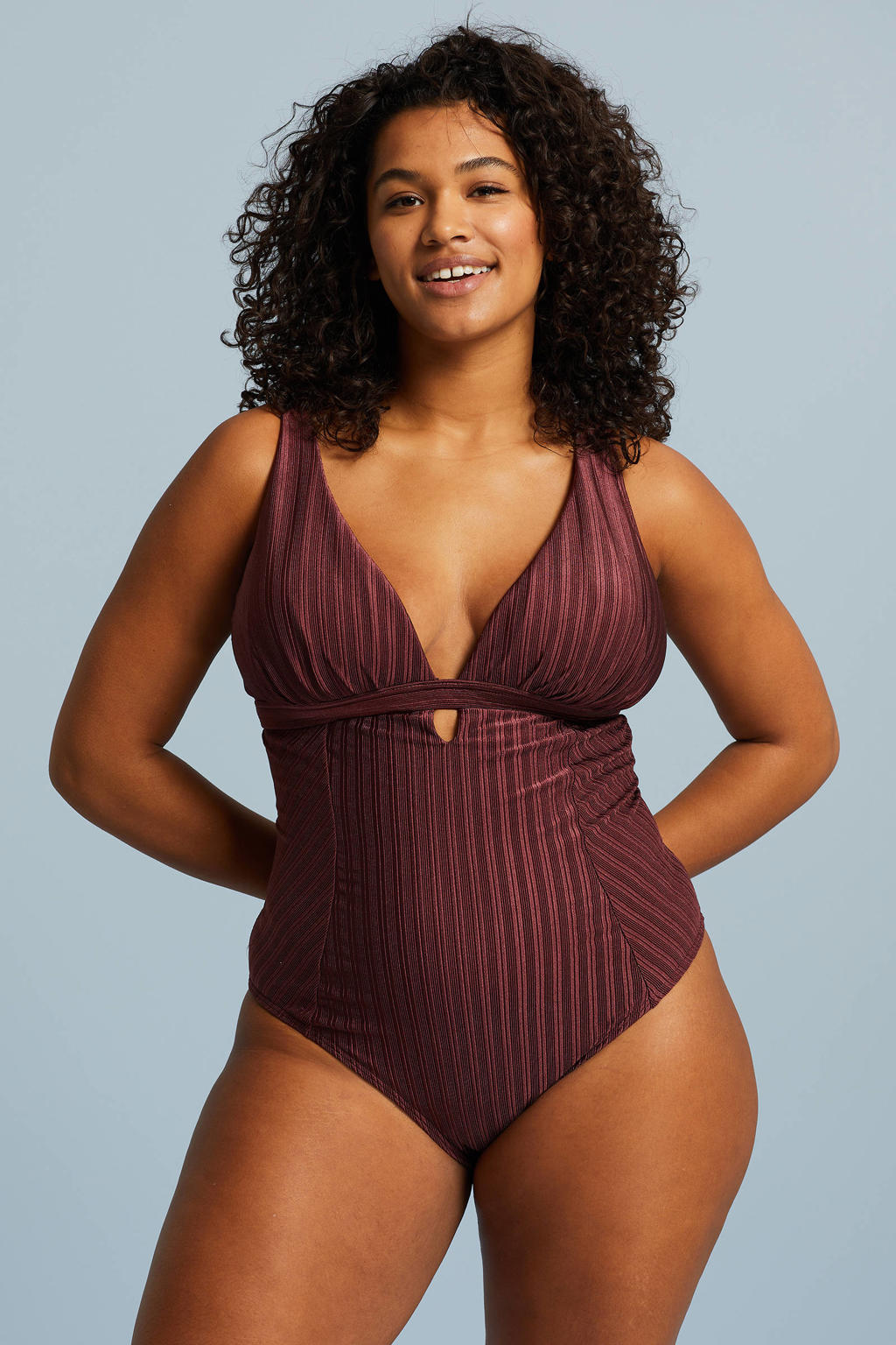 BEACHWAVE Curve corrigerend badpak met ribstructuur donkerrood