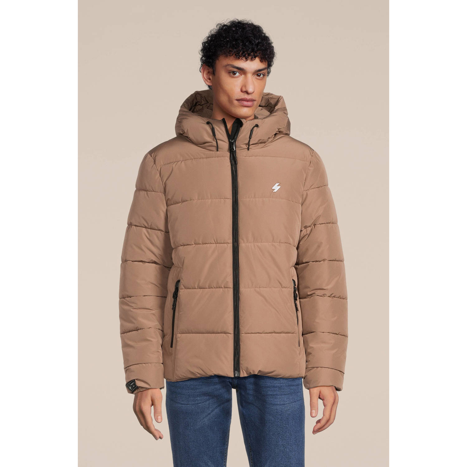 Superdry Gewatteerde jas HOODED SPORTS PUFFR JACKET met contrastkleurig borduursel