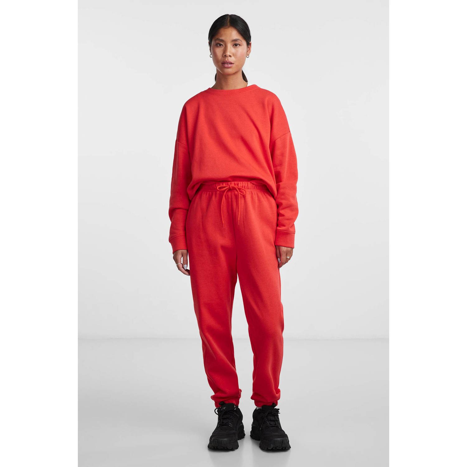 PIECES high waist regular fit sweatpants PCCHILLI rood