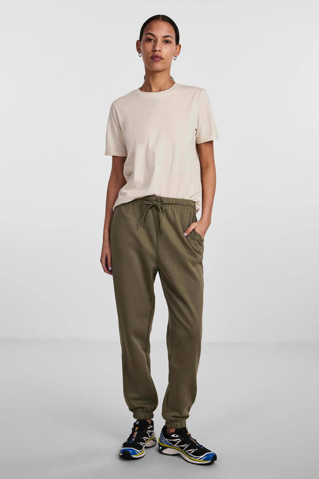 Olijfgroene dames PIECES high waist regular fit sweatpants van katoen met elastische tailleband en effen