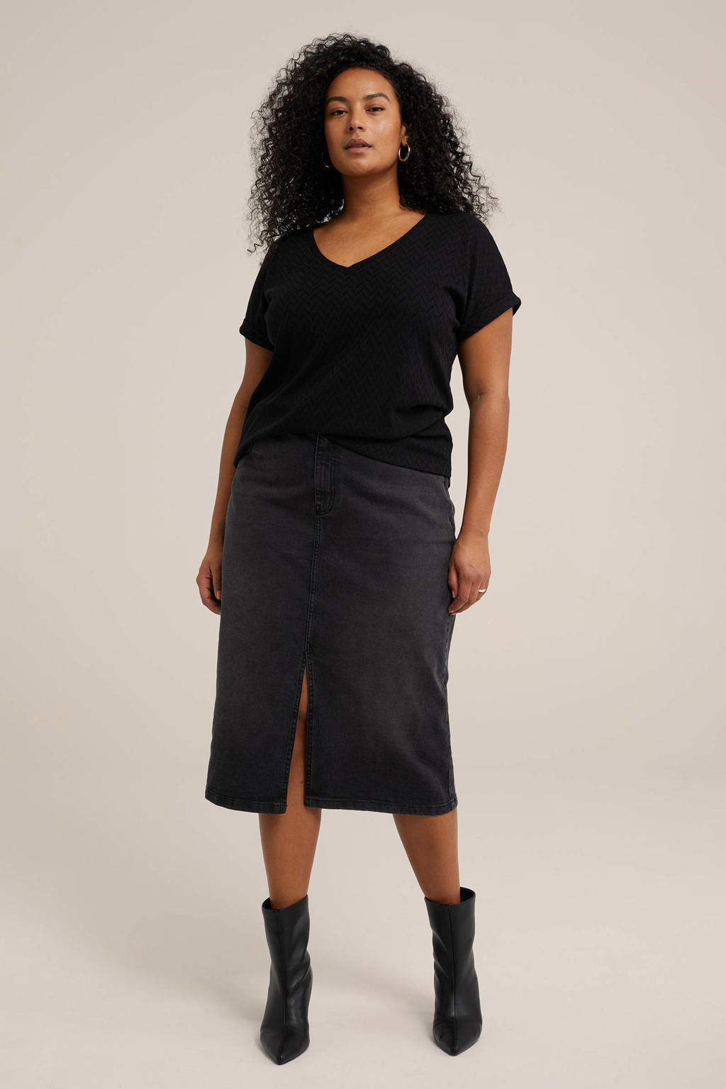 Zwarte dames WE Fashion Curve top van polyester met effen, korte mouwen, V-hals en textuur