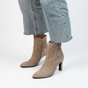 thumbnail: Manfield   suède enkellaarzen beige