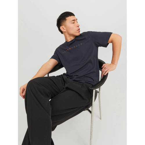 JACK & JONES ESSENTIALS regular fit T-shirt JJESTAR met printopdruk donkerblauw afbeelding