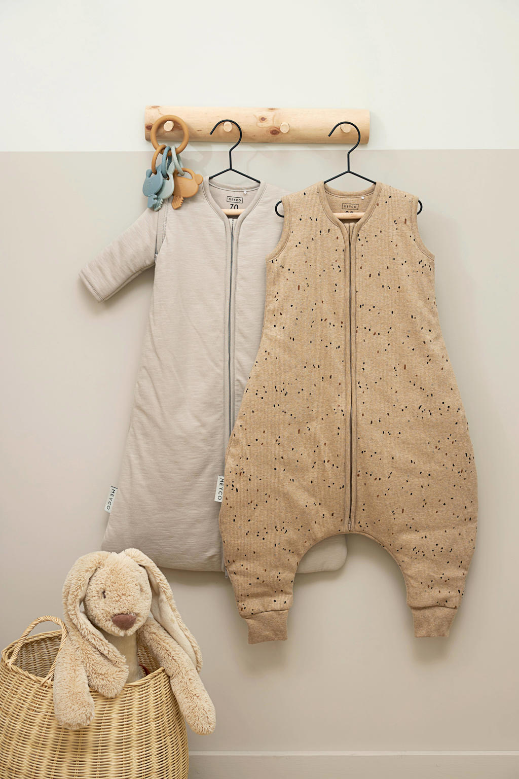 Meyco baby slaapzak Rib Mini Spot sand melange Meyco baby slaapzak Rib Mini Spot sand melange