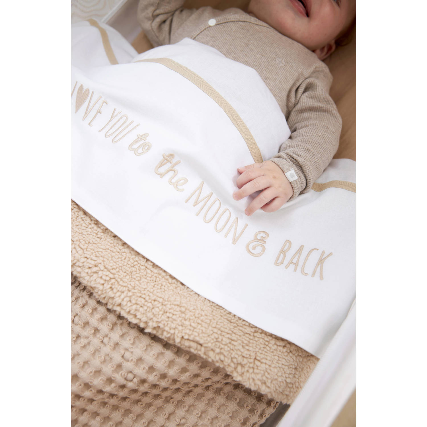 Meyco baby ledikantlaken 'Love you to the moon & back' sand