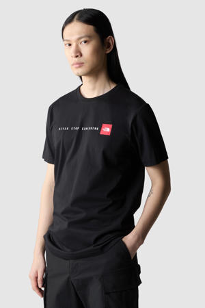 T-shirt Never Stop Exploring zwart