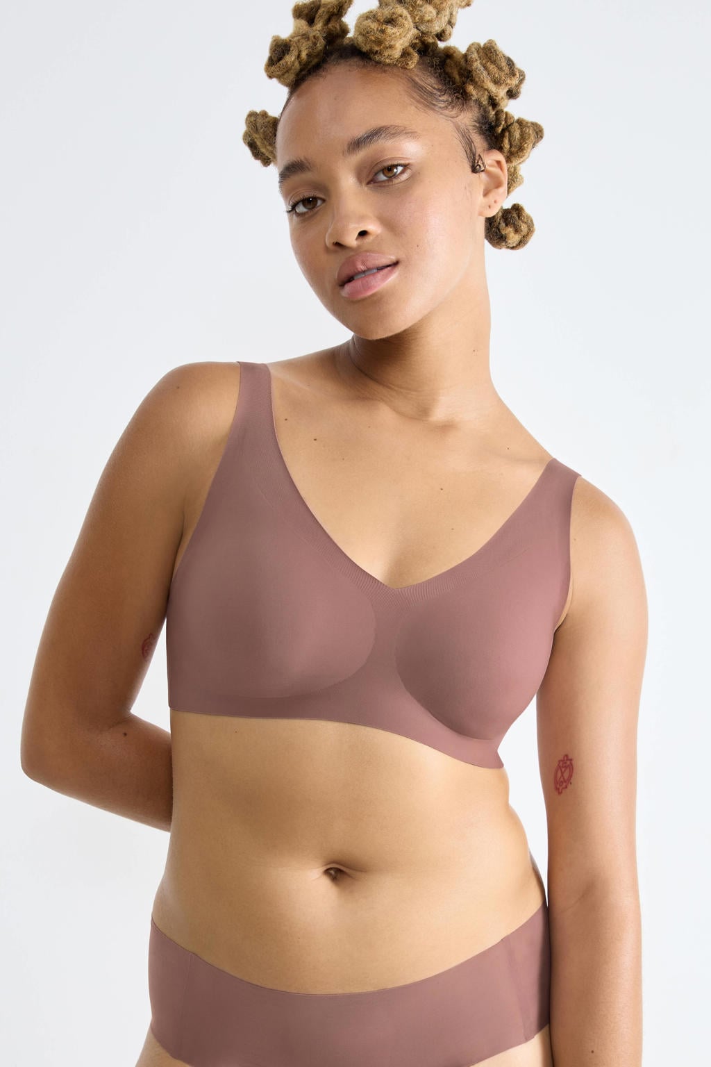 sloggi ZERO Feel seamless voorgevormde bh top bruin