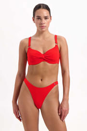 thumbnail: Beachlife voorgevormde beugel bikinitop met ribstructuur rood