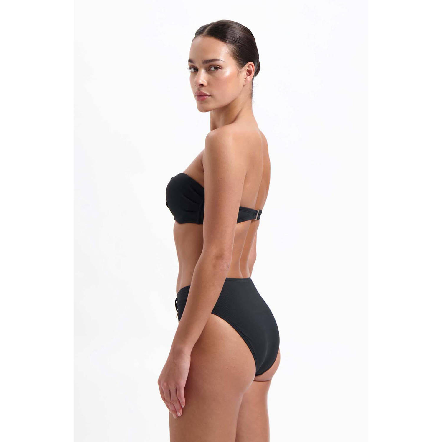 Beachlife voorgevormde strapless bandeau bikinitop met ribstructuur zwart