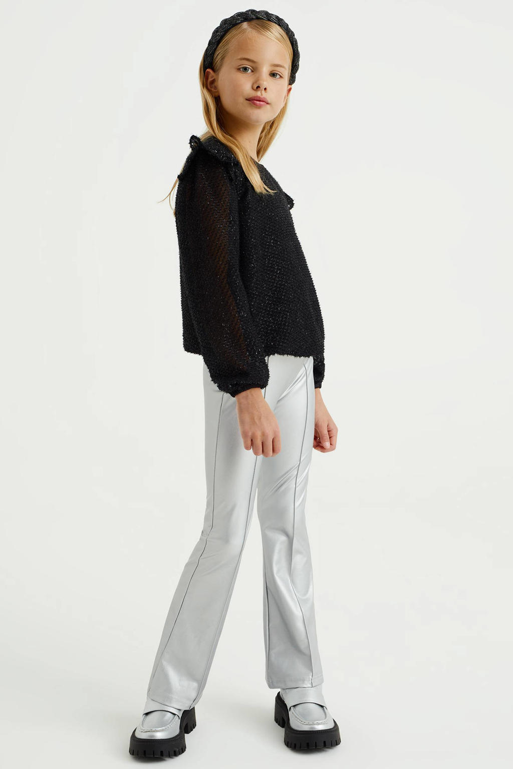 WE Fashion metallic flared broek zilver