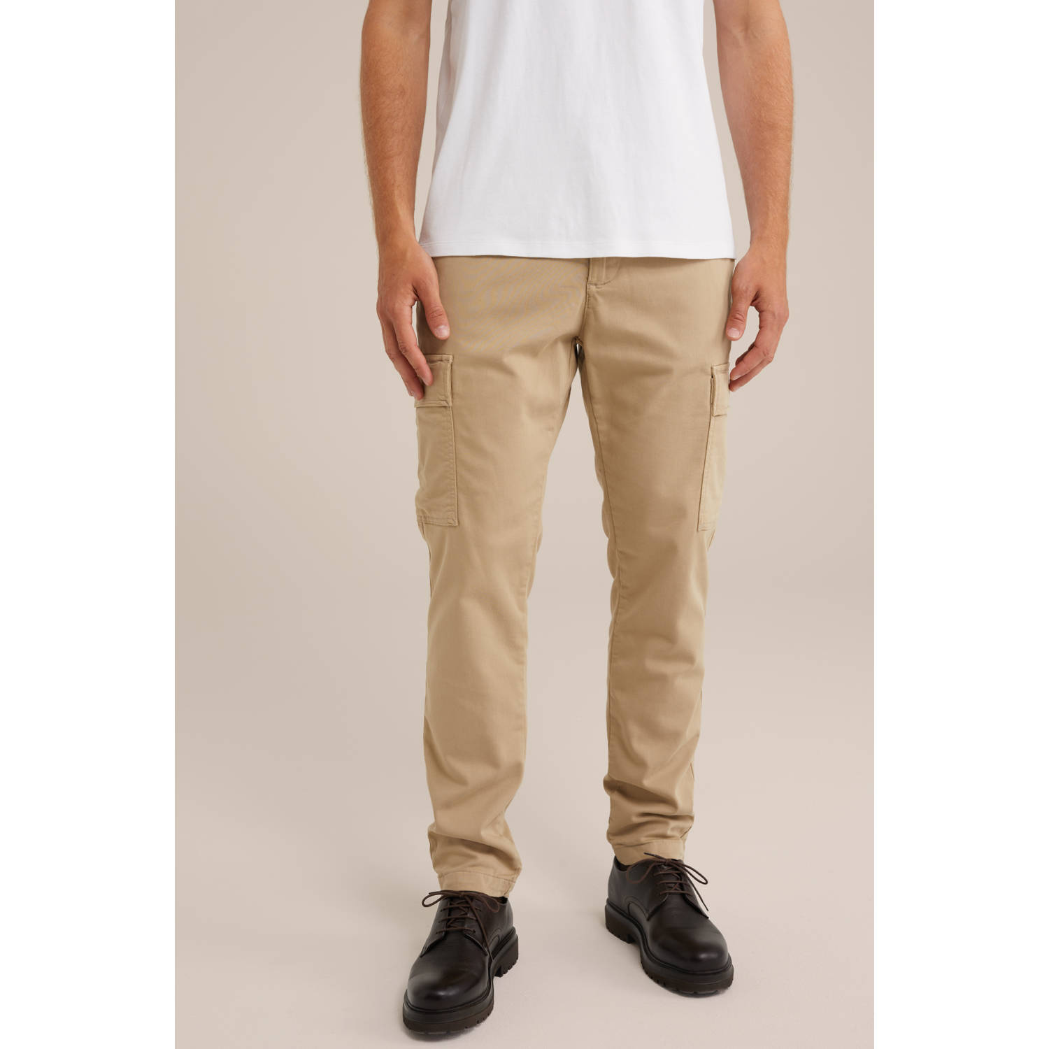 WE Fashion tapered fit cargo broek beige