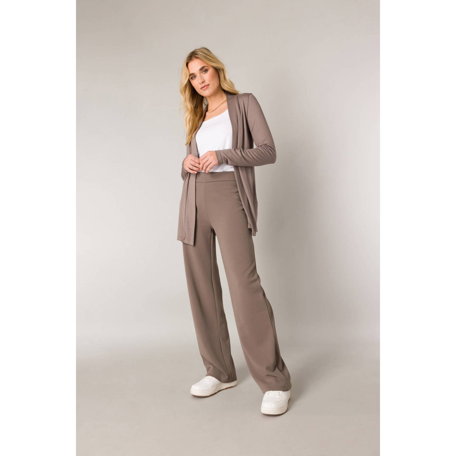 Base Level vest taupe