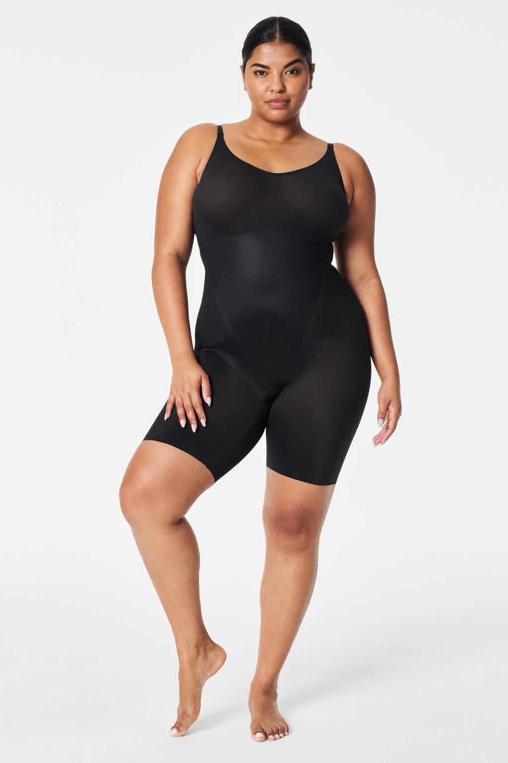 SPANXshape™ Invisible medium corrigerende Closed-Bust Mid-Thigh bodysuit zwart