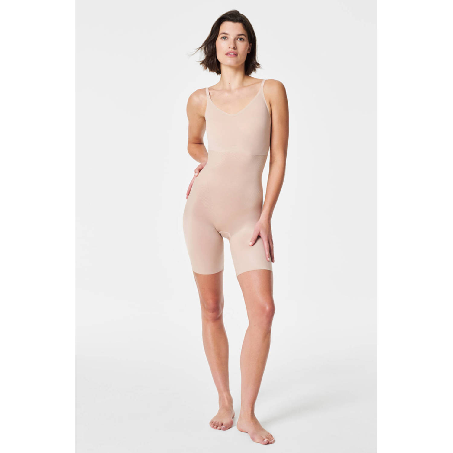 SPANX Thinstincts 2.0 medium corrigerende Closed-Bust Mid-Thigh bodysuit beige