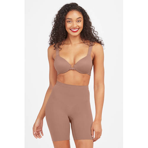 SPANX Everyday Seamless Shaping seamless medium corrigerende short donkerbeige afbeelding