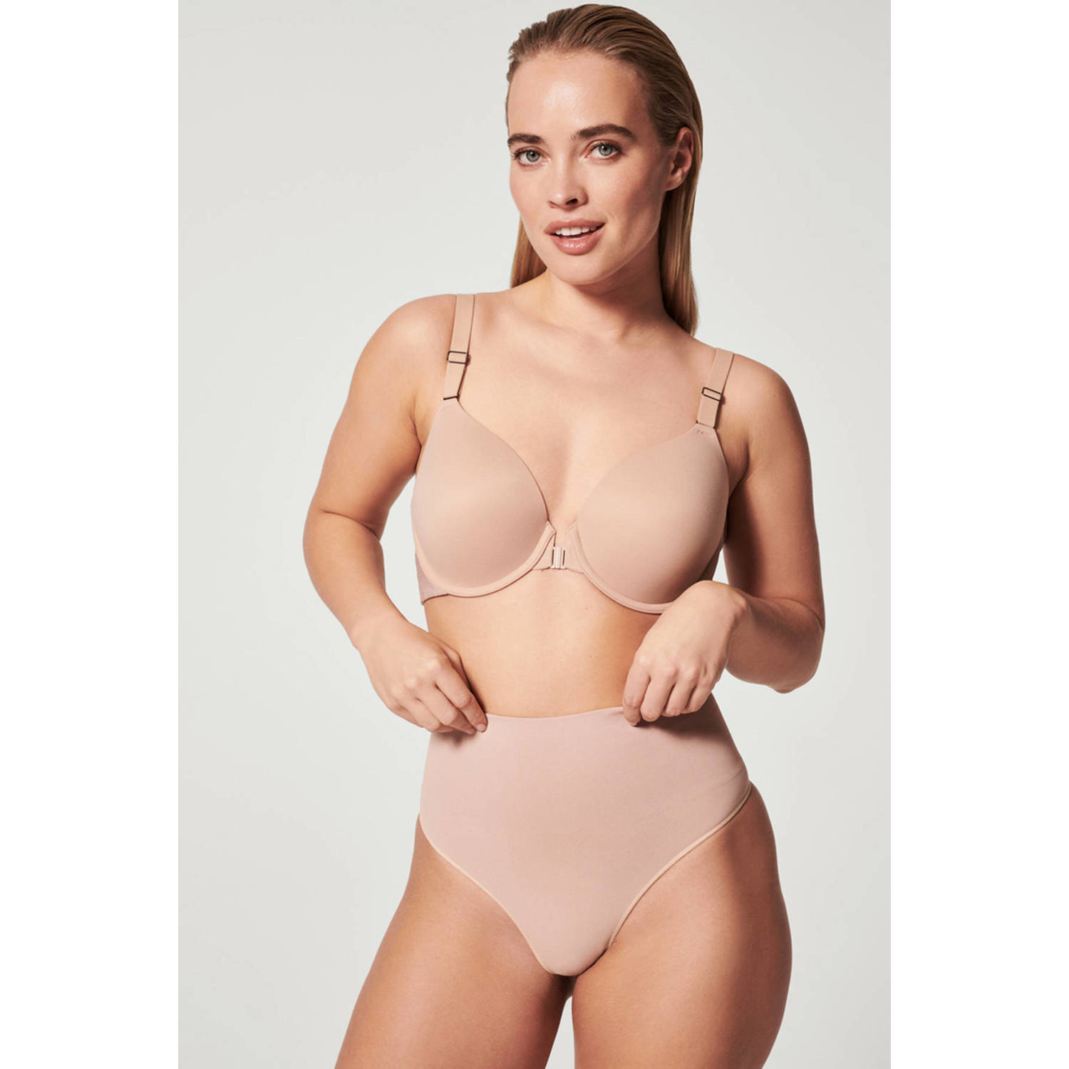 SPANX Ecocare Seamless Shaping medium corrigerende string lichtbeige